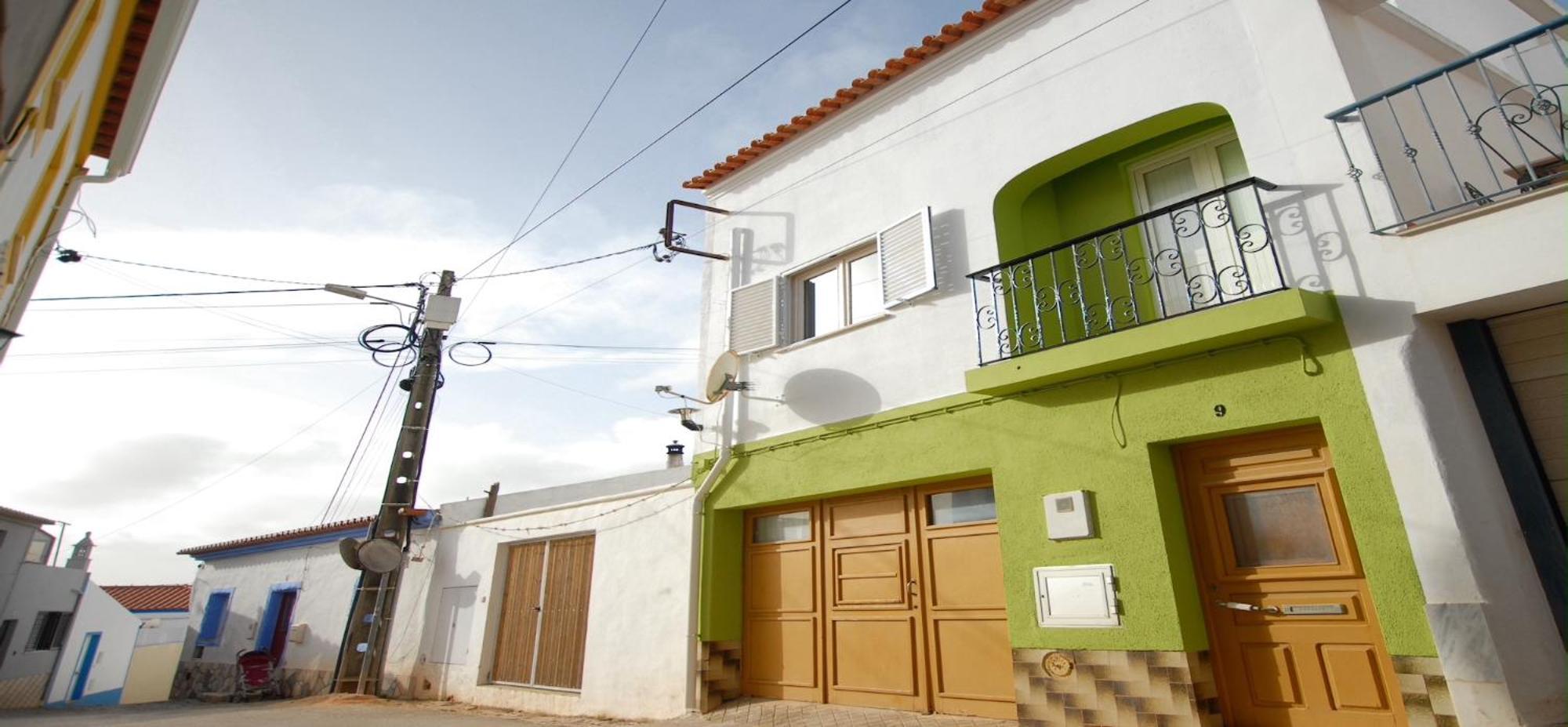 Little Hikers Hostel Raposeira  エクステリア 写真